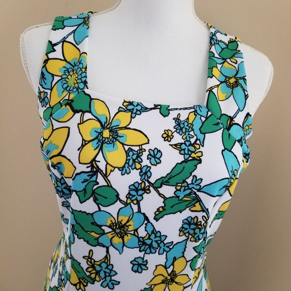Pappagallo Sleeveless Floral Print Sheath …